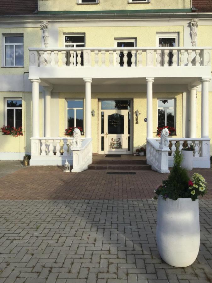 Gutshaus Darsikow Hotel Exterior photo
